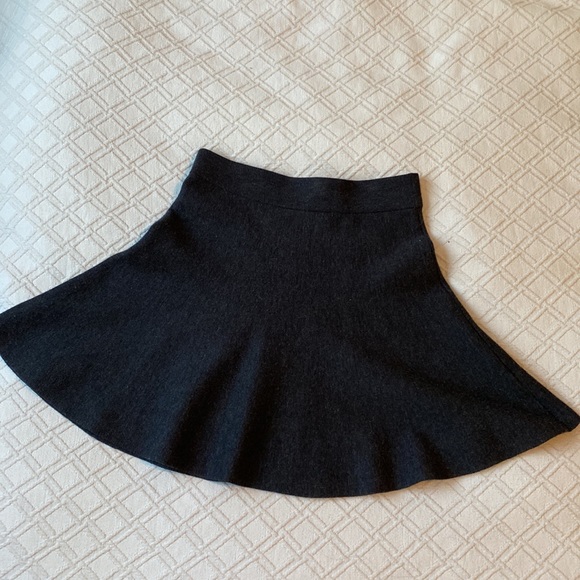 Club Monaco Grey skirt - Picture 5 of 5